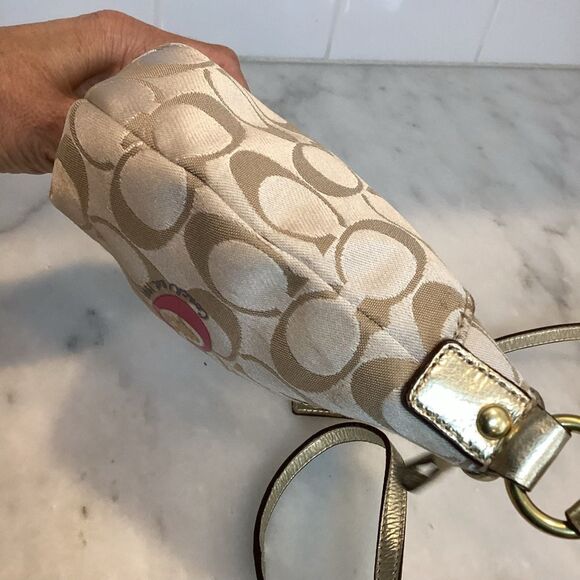 Coach Poppy Graffiti Signature Logo Crossbody Bag HTF - Picture 9 of 13